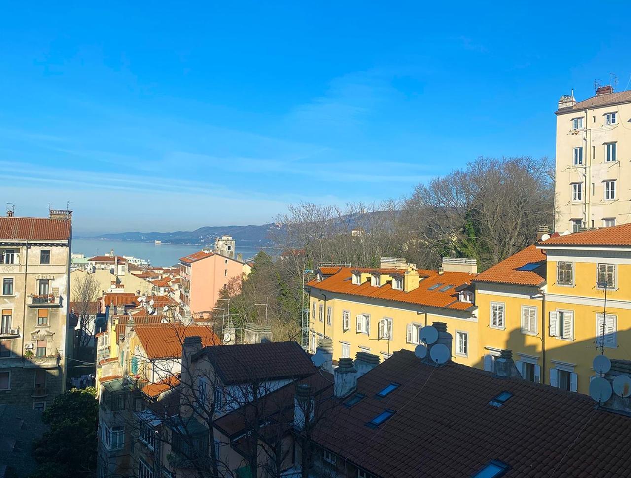 Blucavana, Casa Vacanze In Centro A Trieste Exterior photo